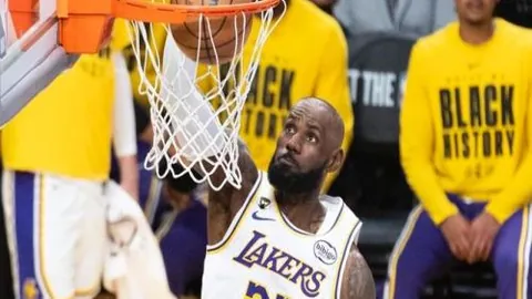 内蒙古第十六届中学生运动会盛大启幕，近万名师生齐聚一堂