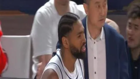 莱昂纳德膝伤未愈，赛季初期将长期休战